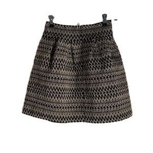 Printed black skirt. Size XS. Elastic waist.